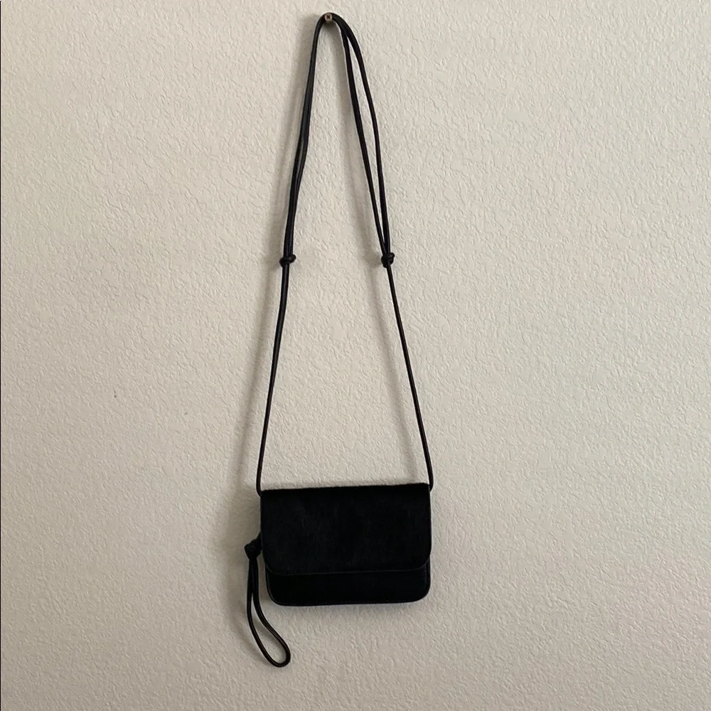 LUCKY BRAND Women’s Black Crossbody Bag with Easy Sliding Adjustable Strap